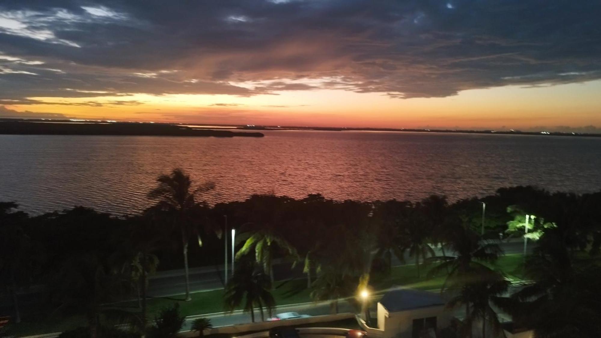 “Magic Sunrise At Cancun” Екстериор снимка